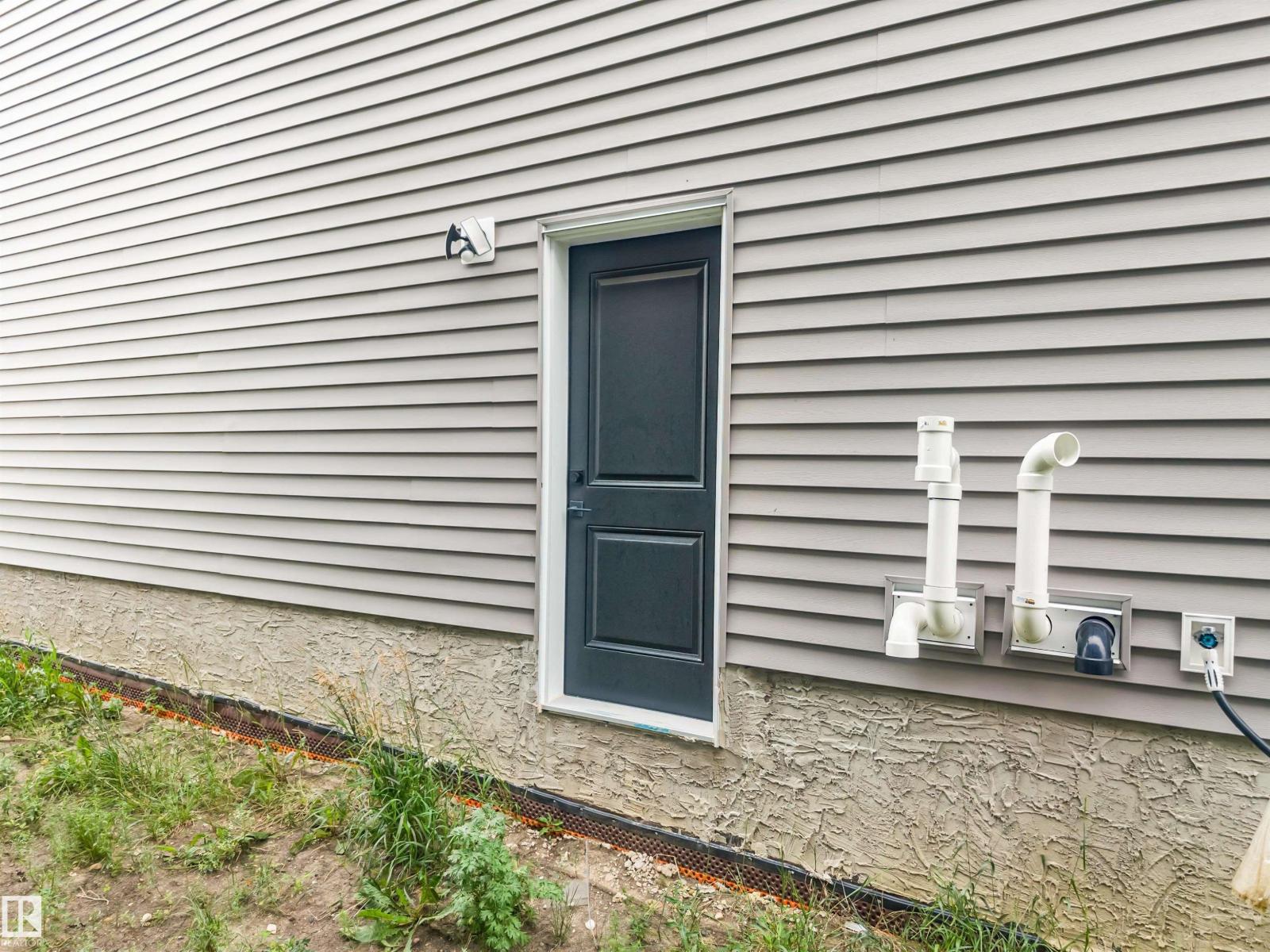 6227 19 ST NE - Image 37