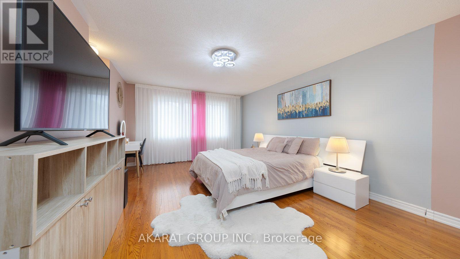 28 SAINT JAMES AVENUE - 25