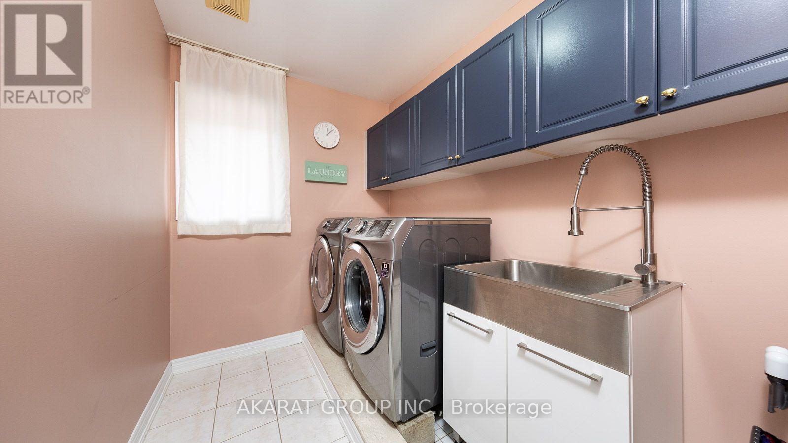 28 SAINT JAMES AVENUE - 30