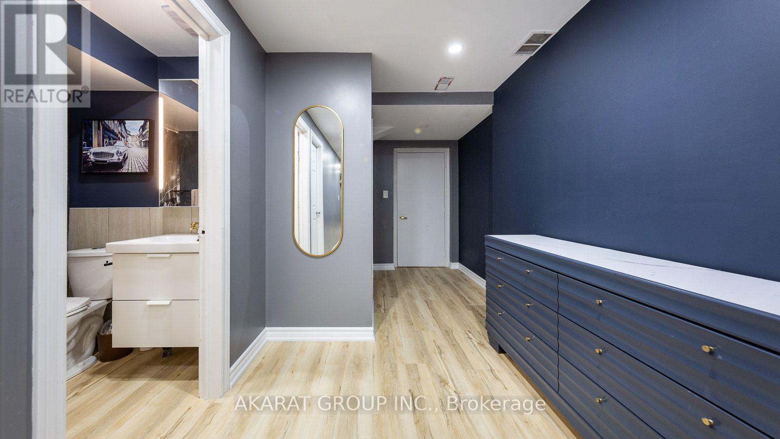 28 SAINT JAMES AVENUE - Image 35