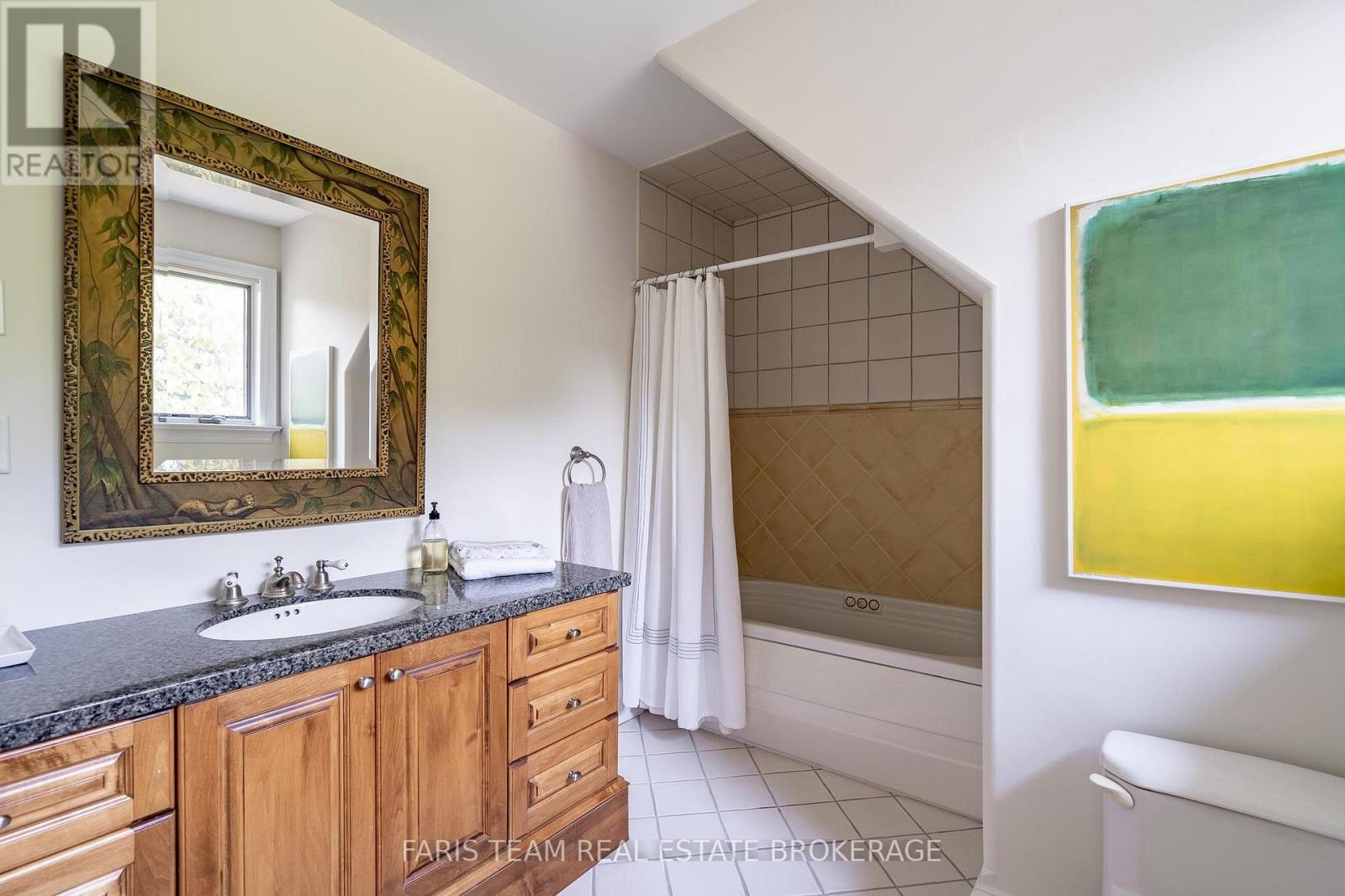 6 MIDVES COURT - Image 32