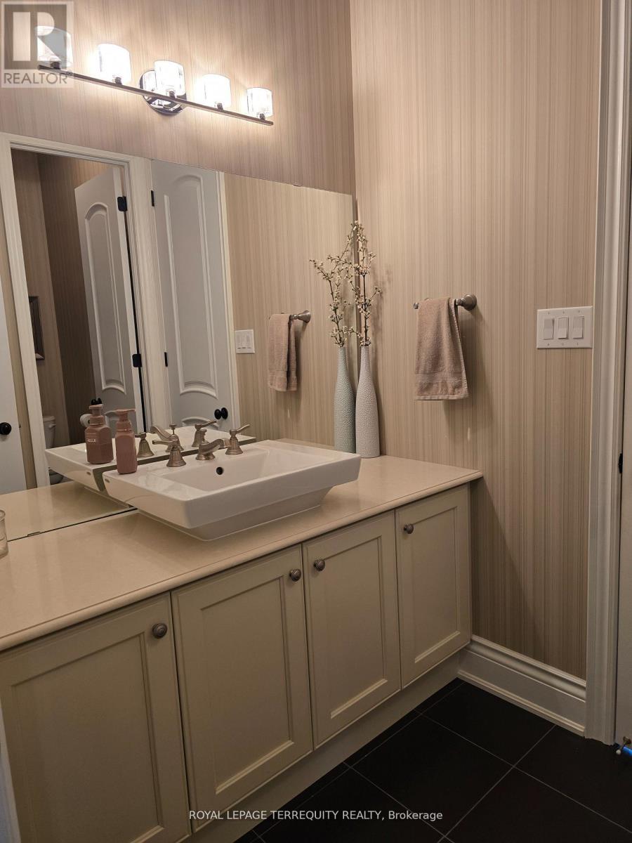 19 BLACK DIAMOND CRESCENT - 28