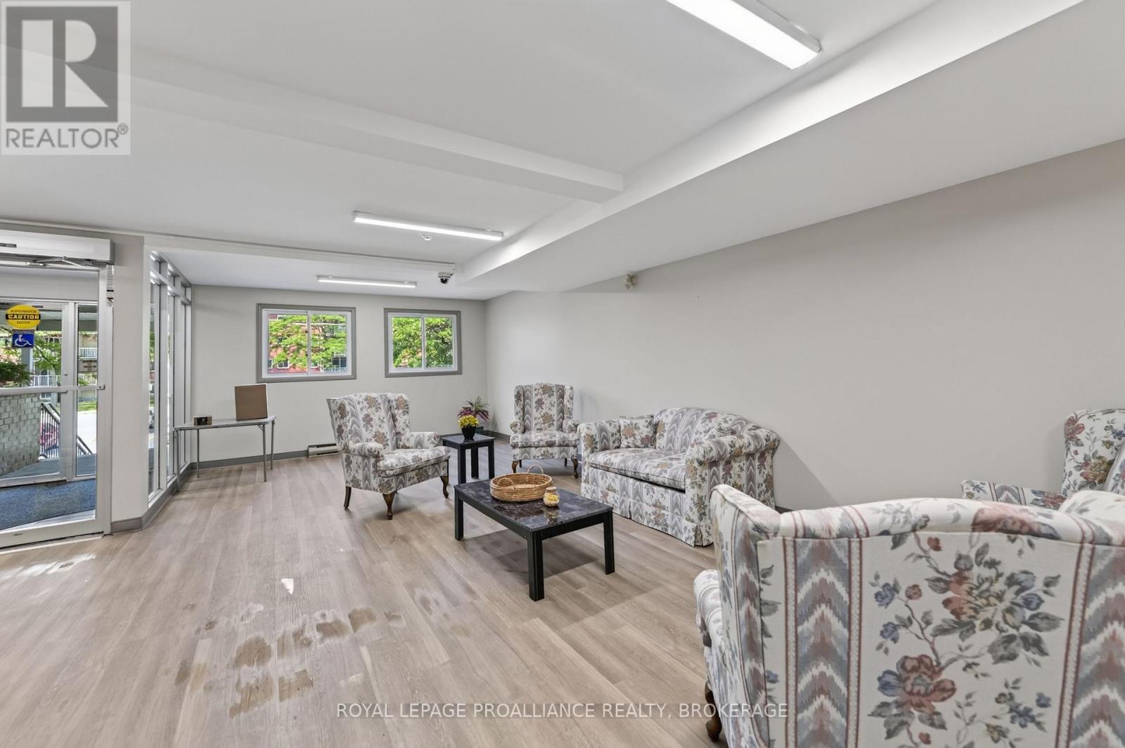 #411 316 KINGSDALE AVENUE - Image 3