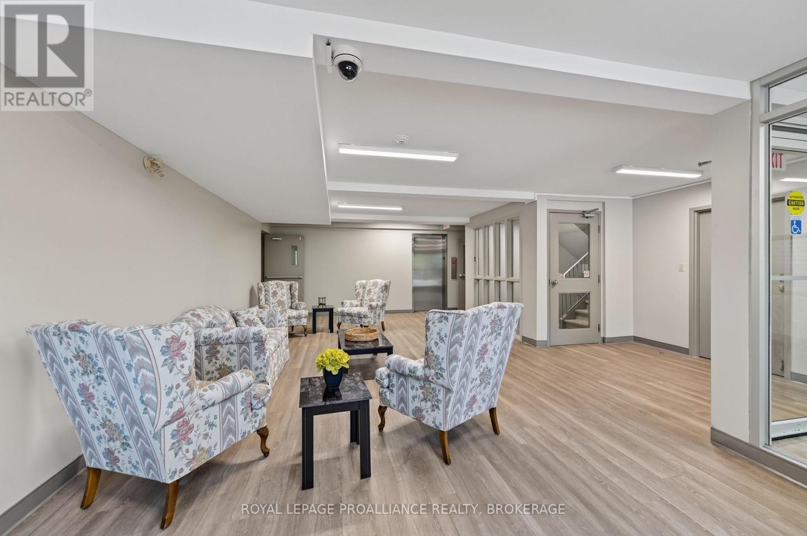 #411 316 KINGSDALE AVENUE - 2