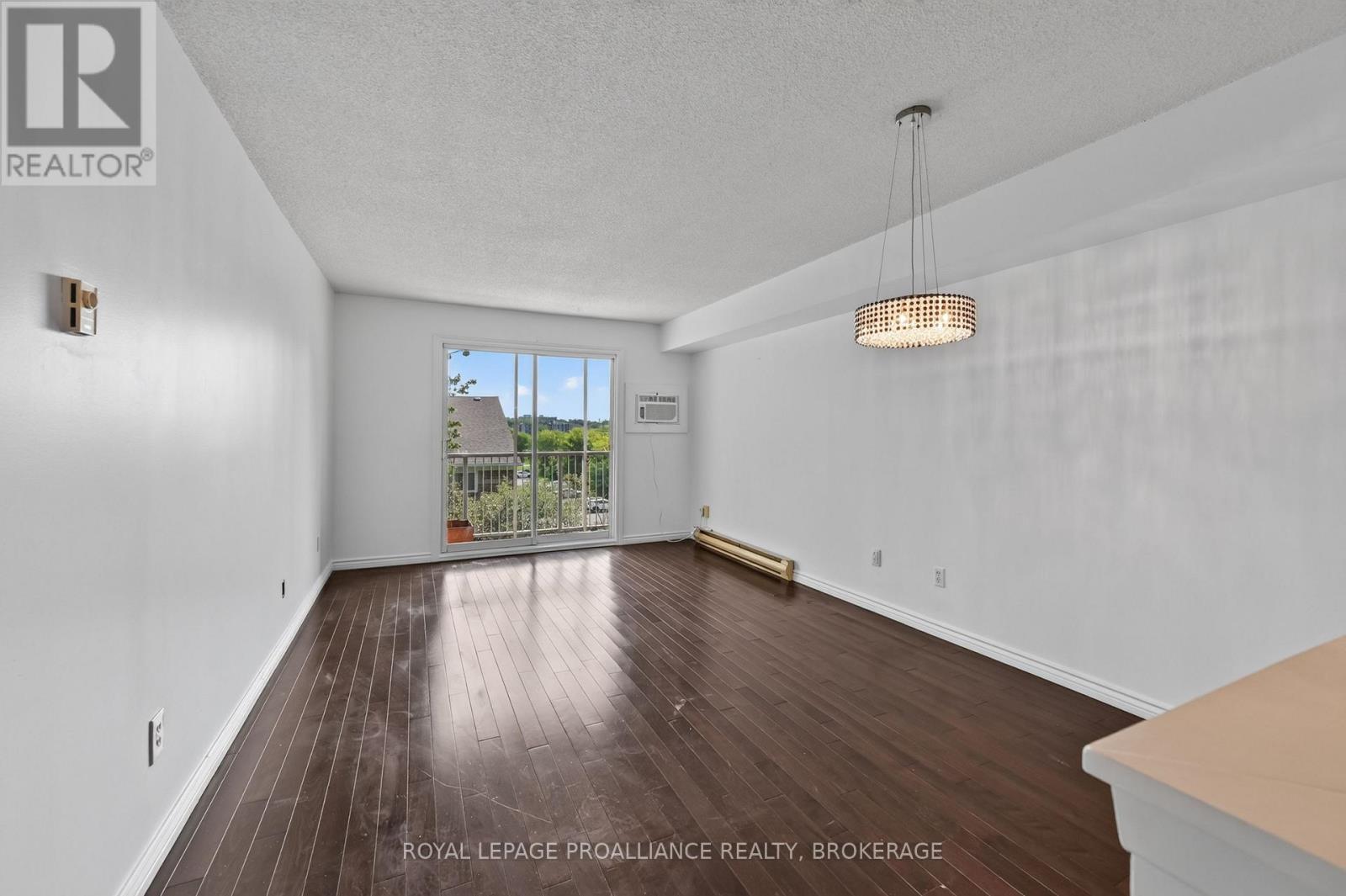 #411 316 KINGSDALE AVENUE - 8