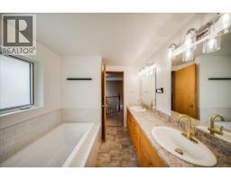 1021 Regan Crescent, Trail, BC V1R1C2 Photo 19