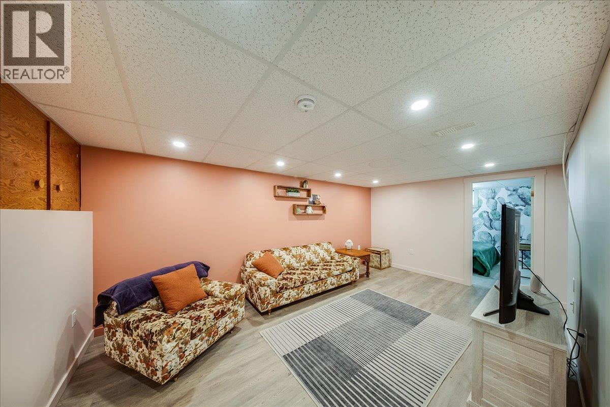 1021 Regan Crescent - Image 26