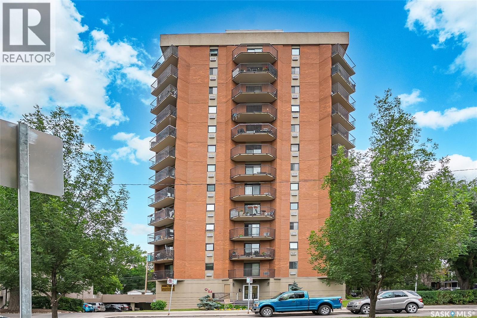 #702 717 Victoria AVENUE S - 1