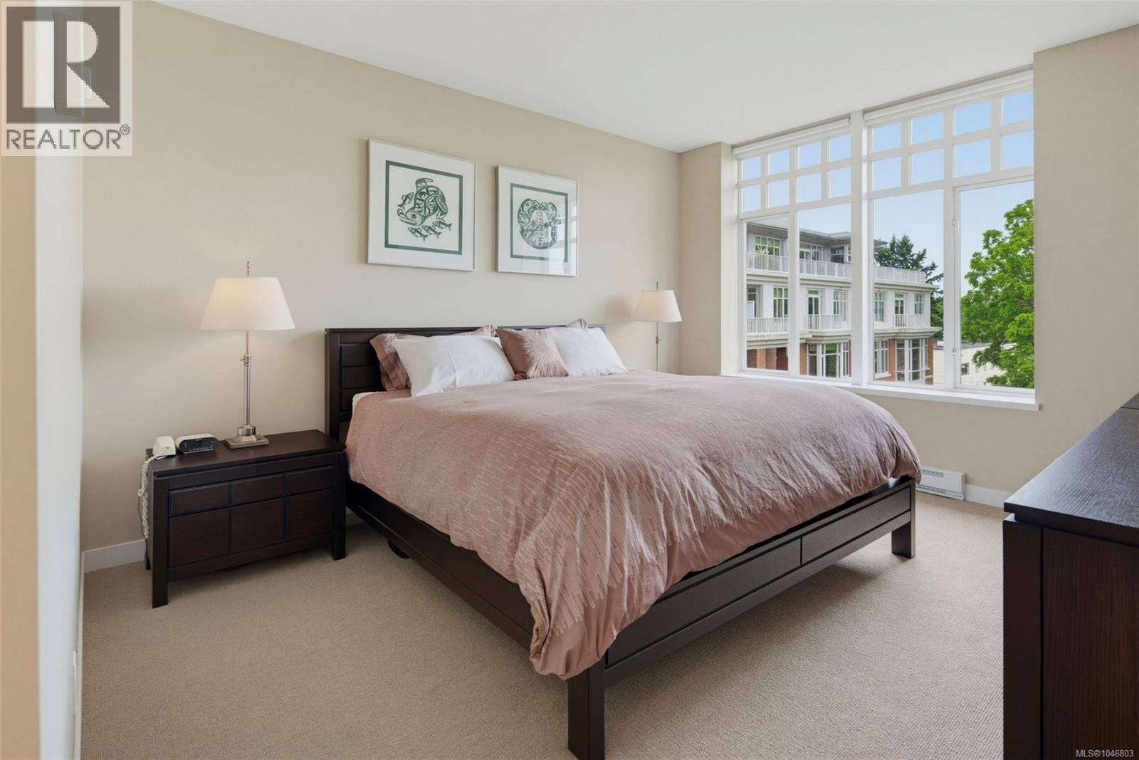 #402 999 Burdett Ave - 15