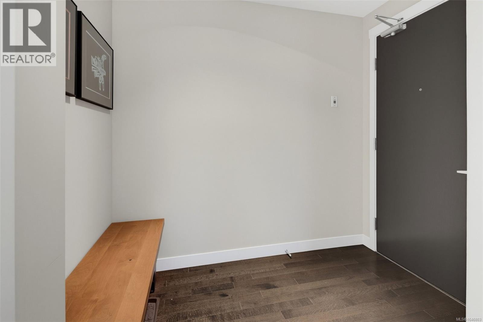 #402 999 Burdett Ave - 22