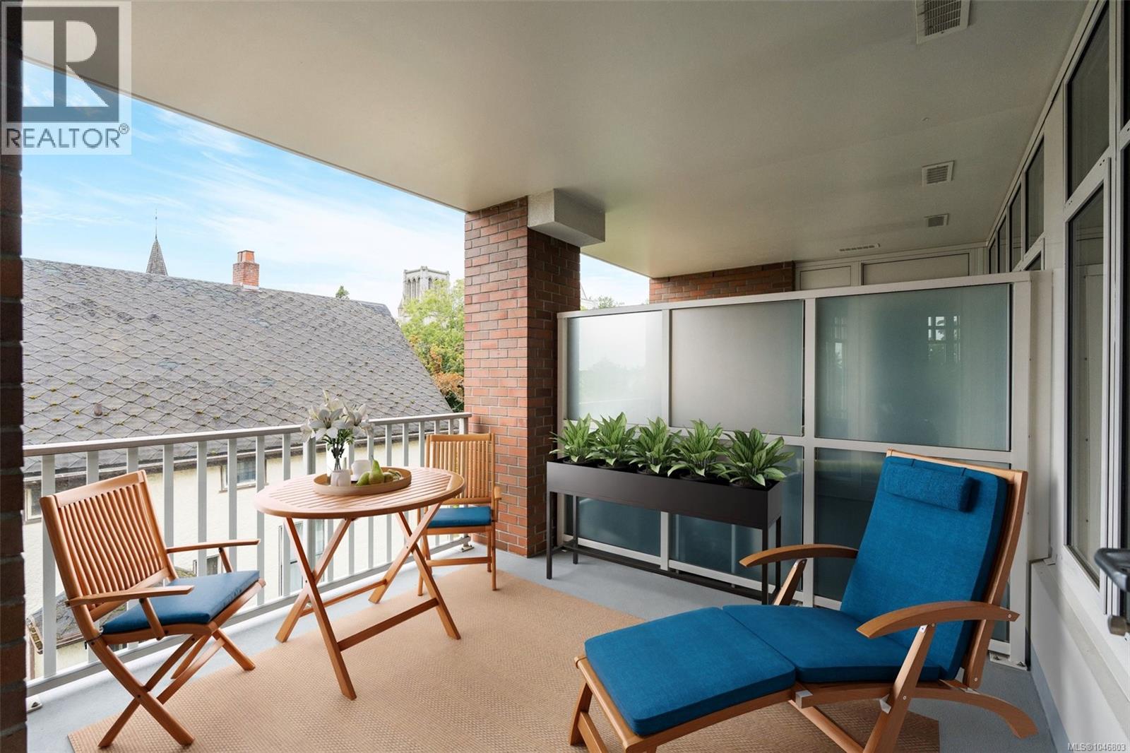 #402 999 Burdett Ave - 24