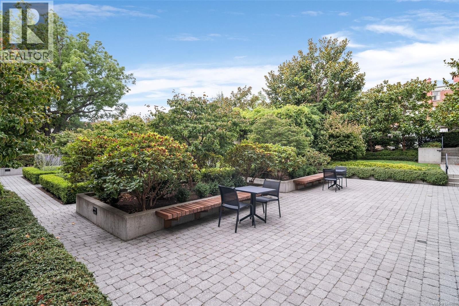 402 999 Burdett Avenue, Victoria