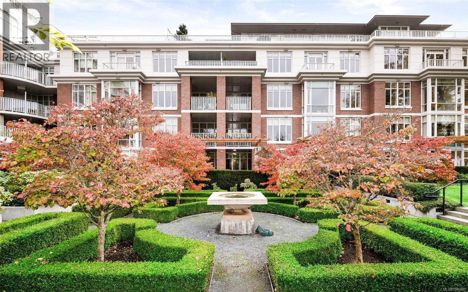 402 999 Burdett Avenue, Victoria