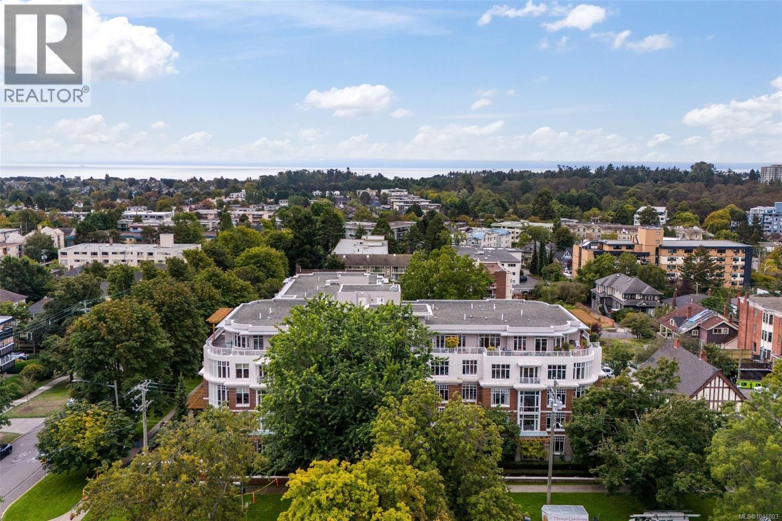 402 999 Burdett Avenue, Victoria