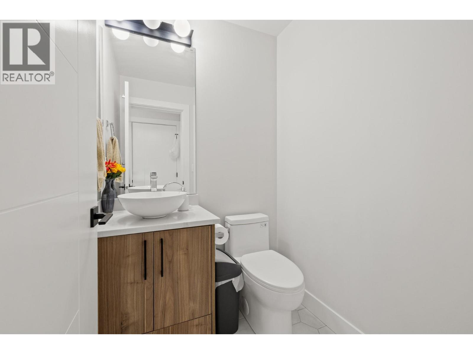 4 824 Glenwood Avenue, Kelowna