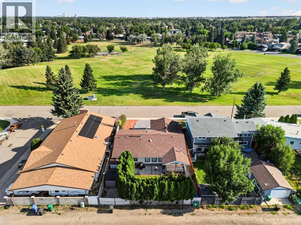 3606 Spruce Drive South