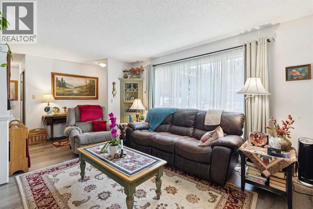 102 Thorson Crescent