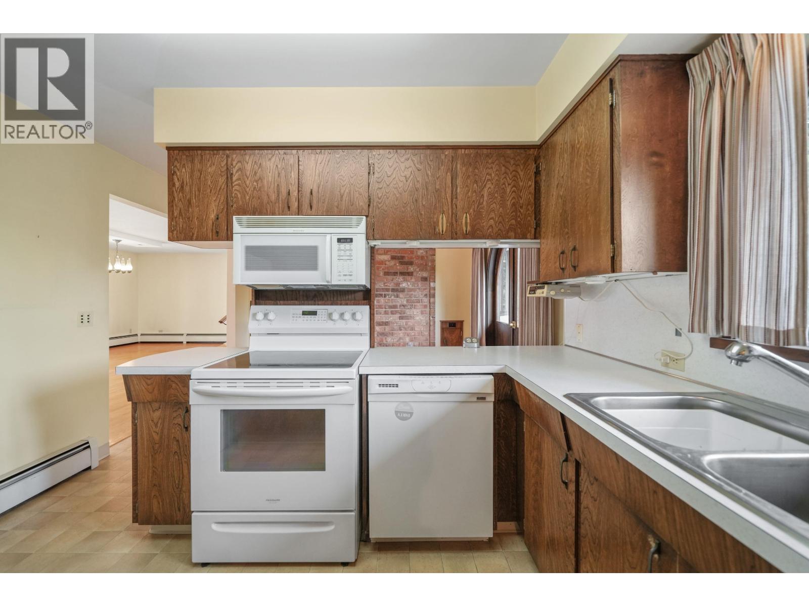 380 METTA STREET, Port Moody