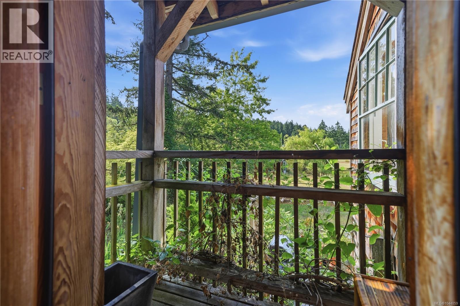 190 McLennan Dr, Salt Spring