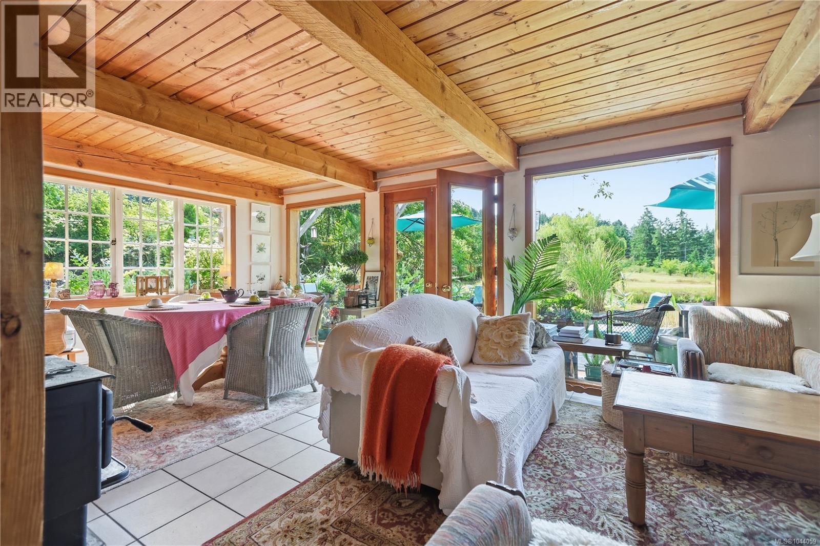 190 McLennan Dr, Salt Spring