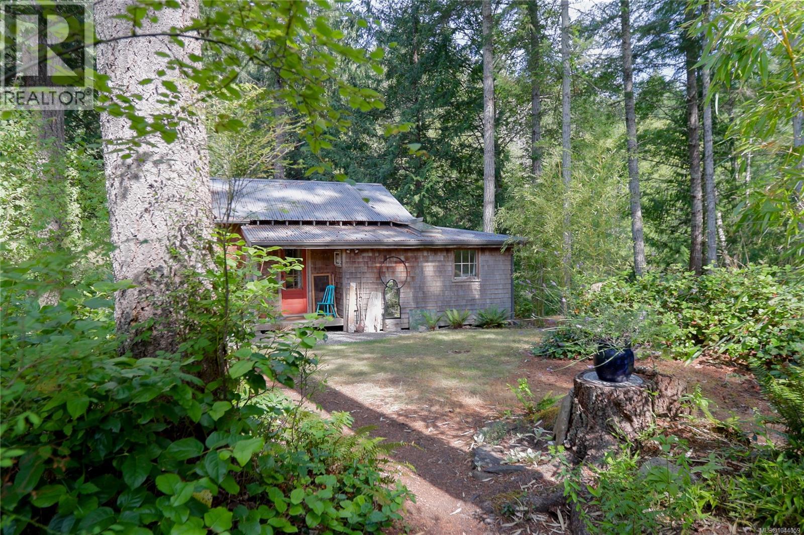 190 McLennan Dr, Salt Spring
