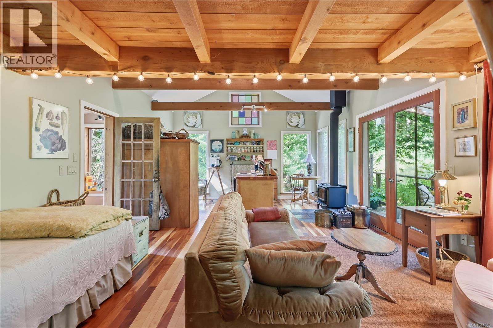 190 McLennan Dr, Salt Spring