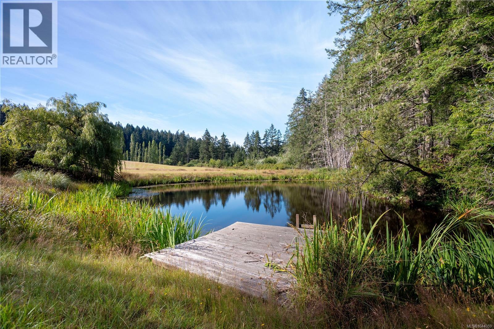 190 McLennan Dr, Salt Spring