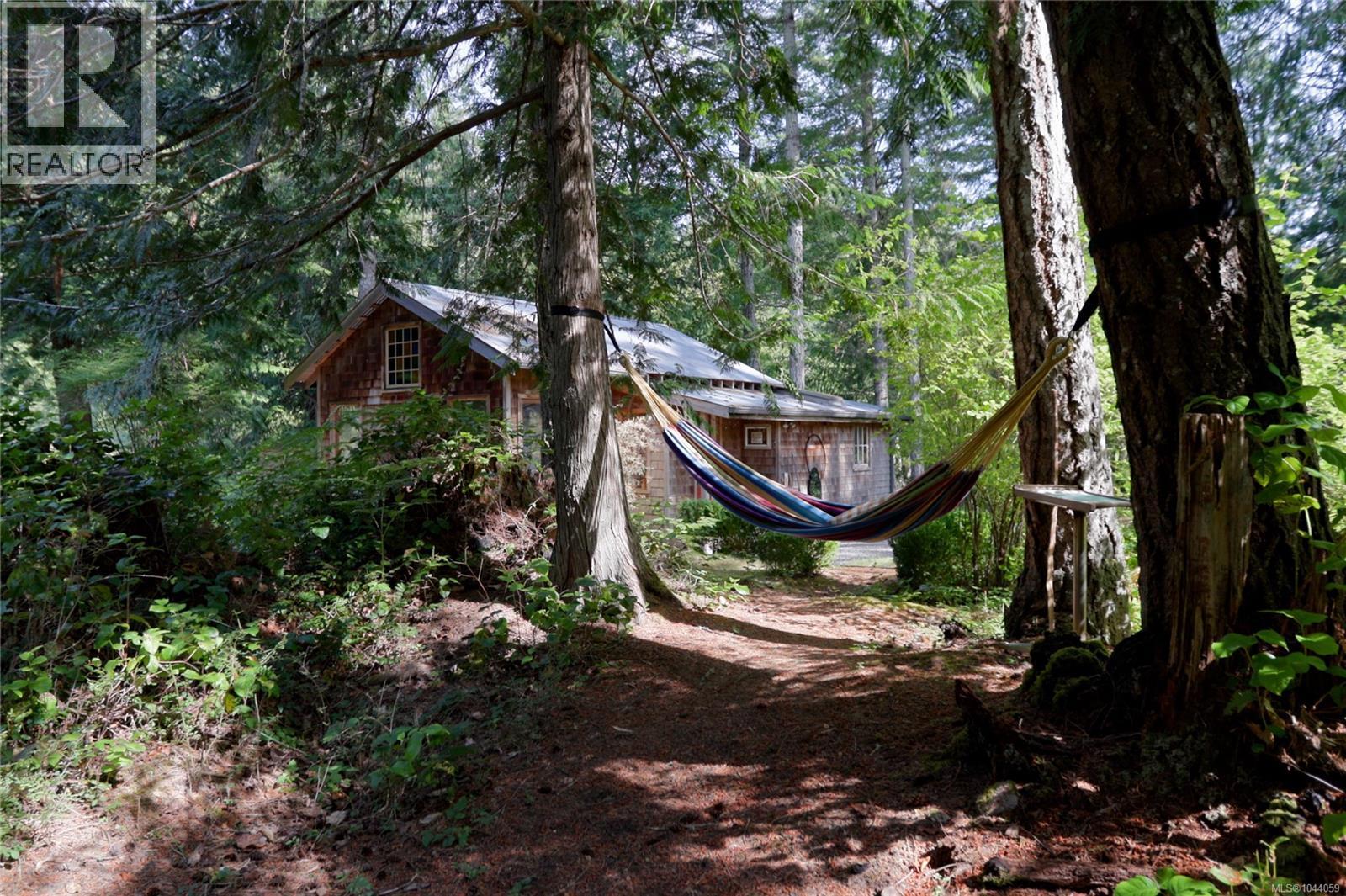 190 McLennan Dr, Salt Spring
