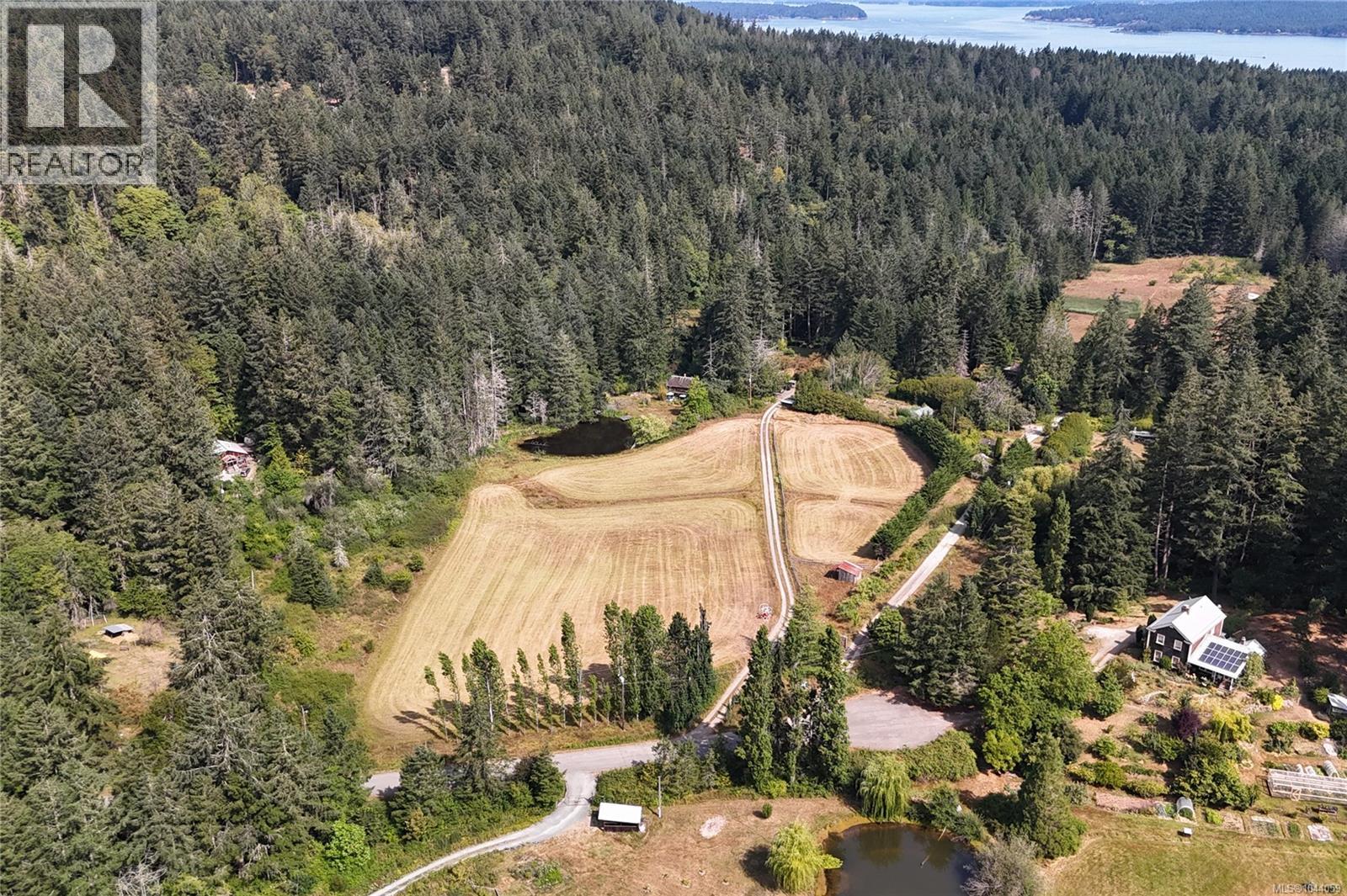 190 McLennan Dr, Salt Spring