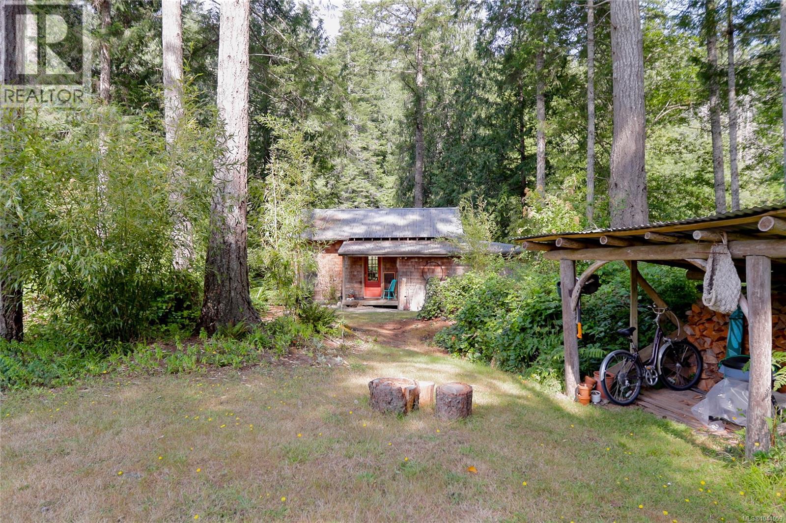 190 McLennan Dr, Salt Spring