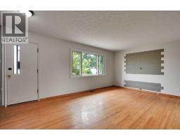 Kitchen - 5404 Valentine Crescent Se, Calgary, AB T2A2K6 Photo 6