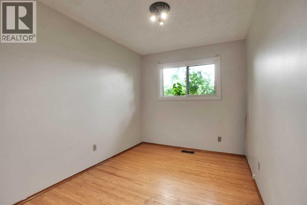 5404 Valentine Crescent SE - 23