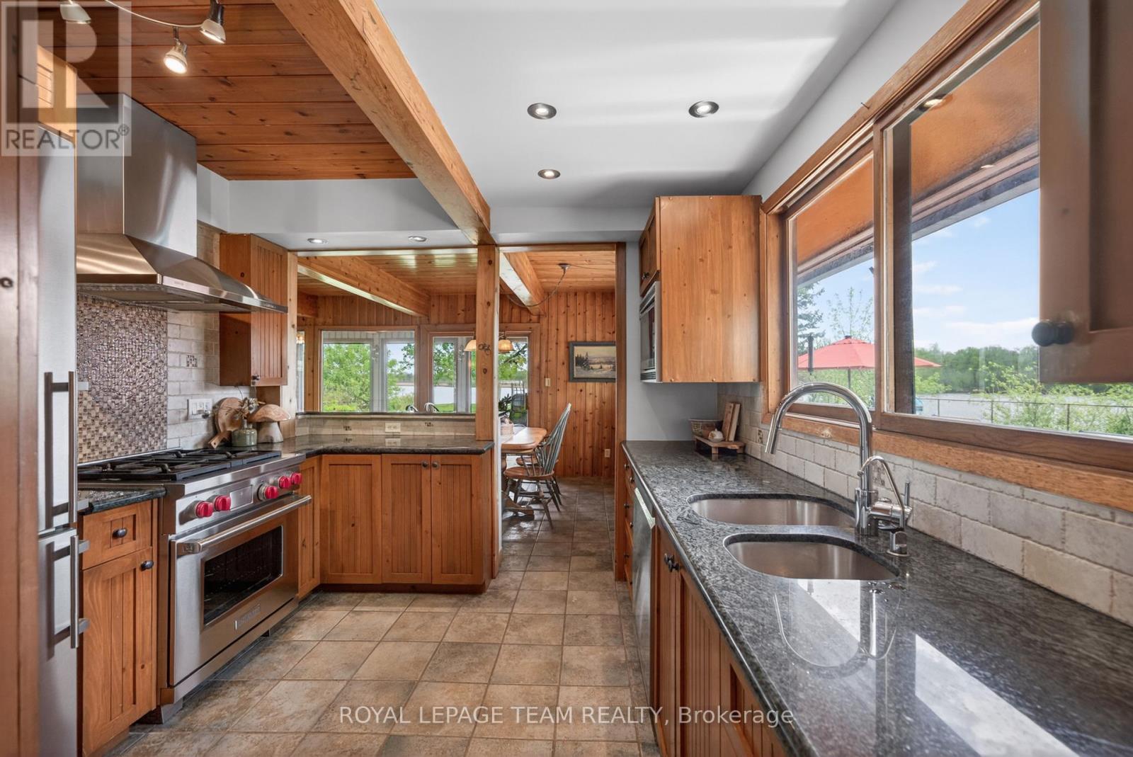 6721 RIDEAU STREET S - 24