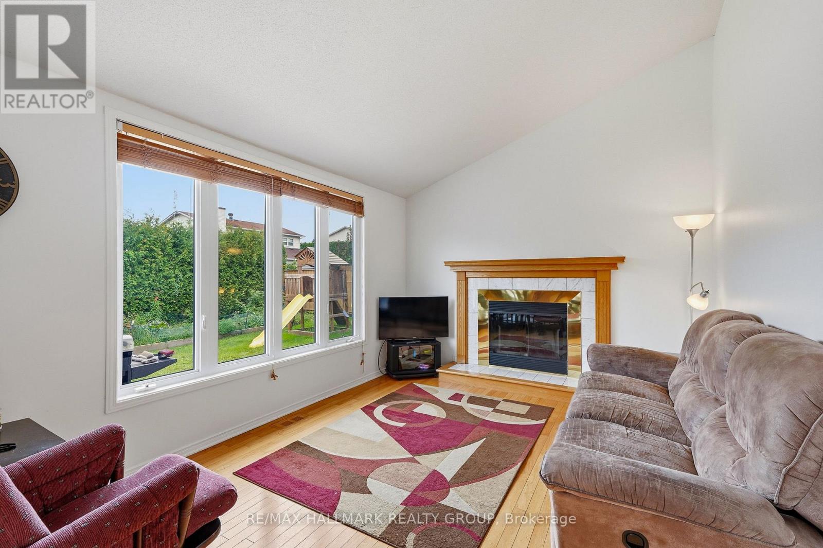 3351 DESCOTES CIRCLE - 13