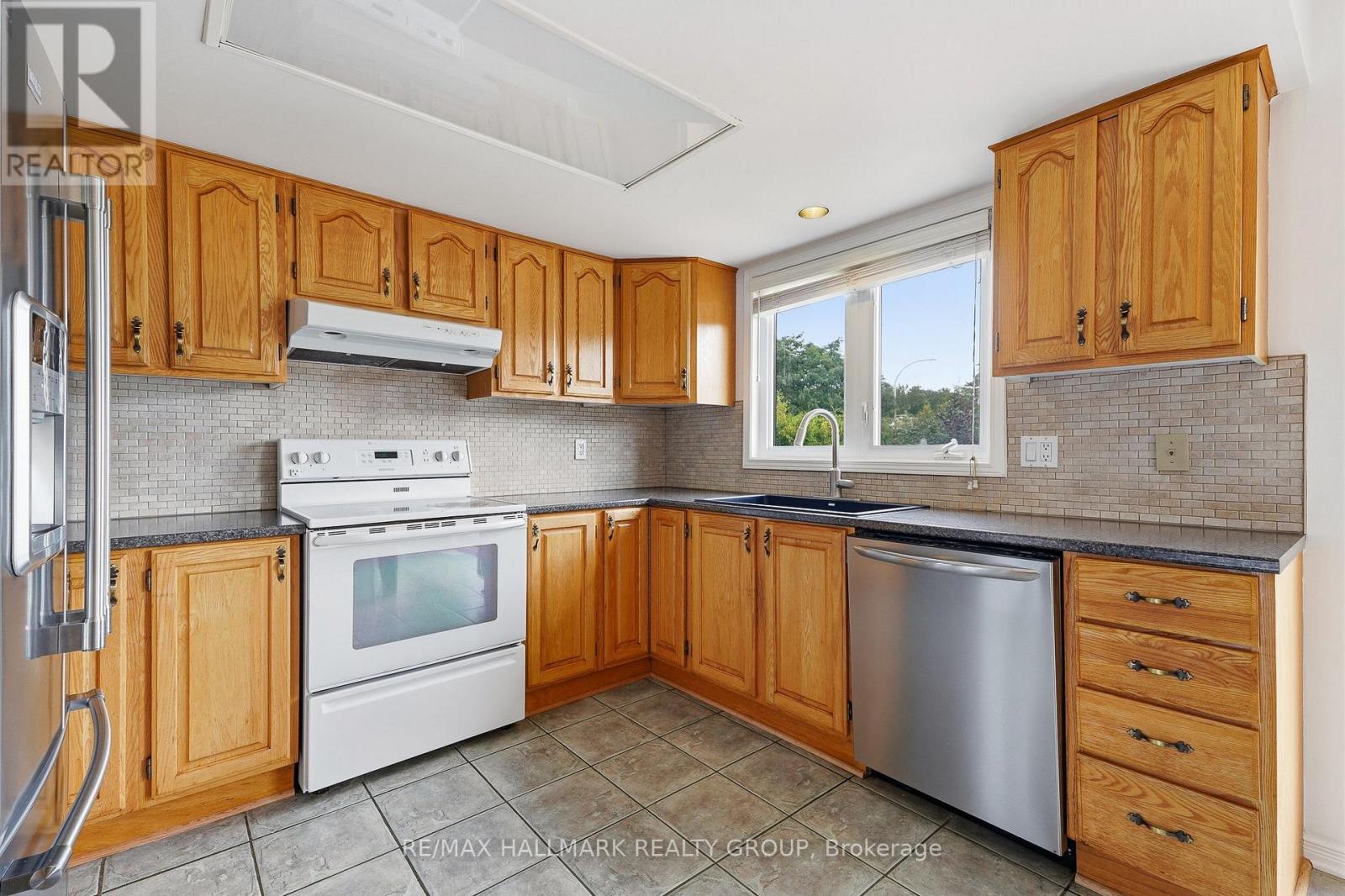 3351 DESCOTES CIRCLE - 18