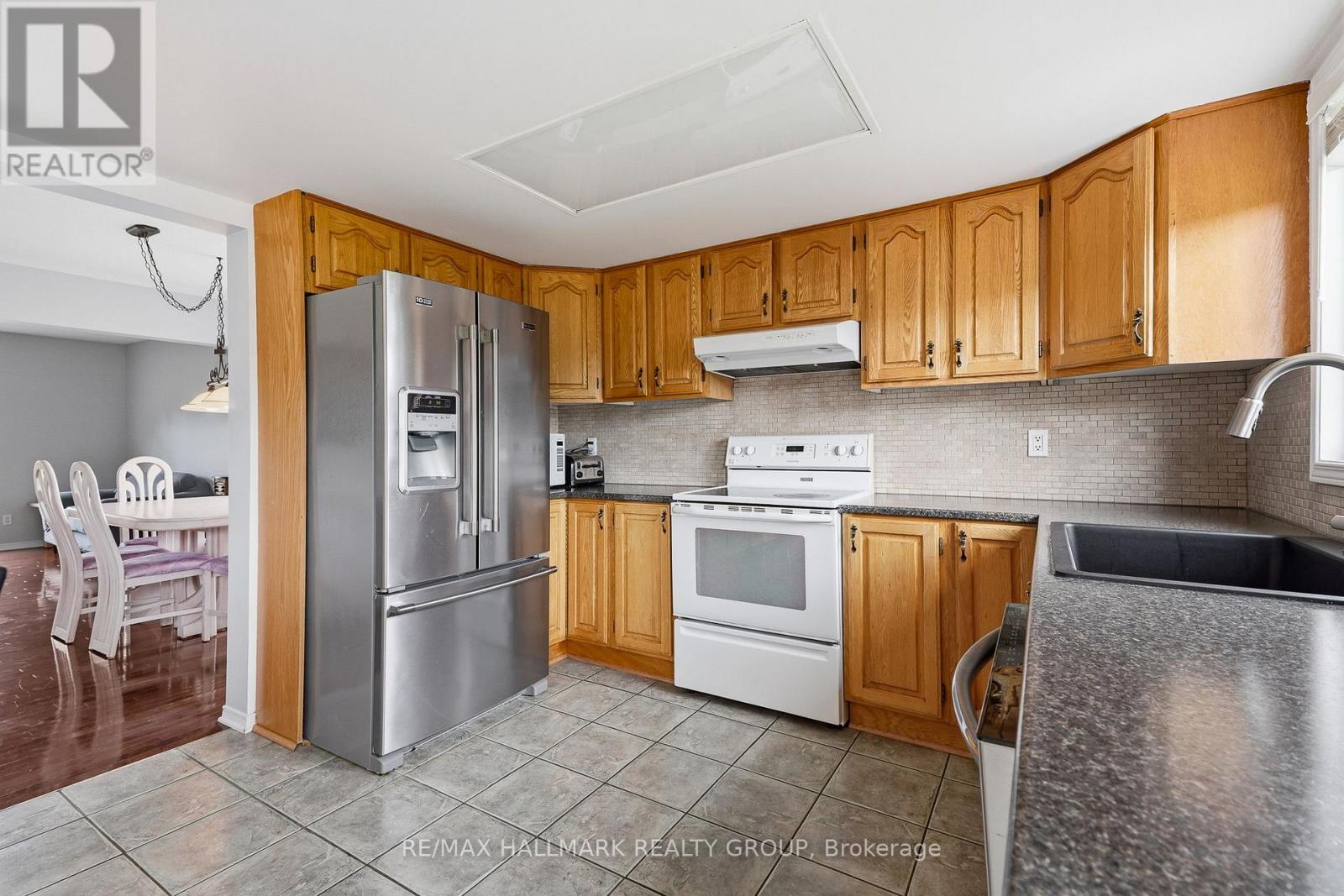 3351 DESCOTES CIRCLE - 19