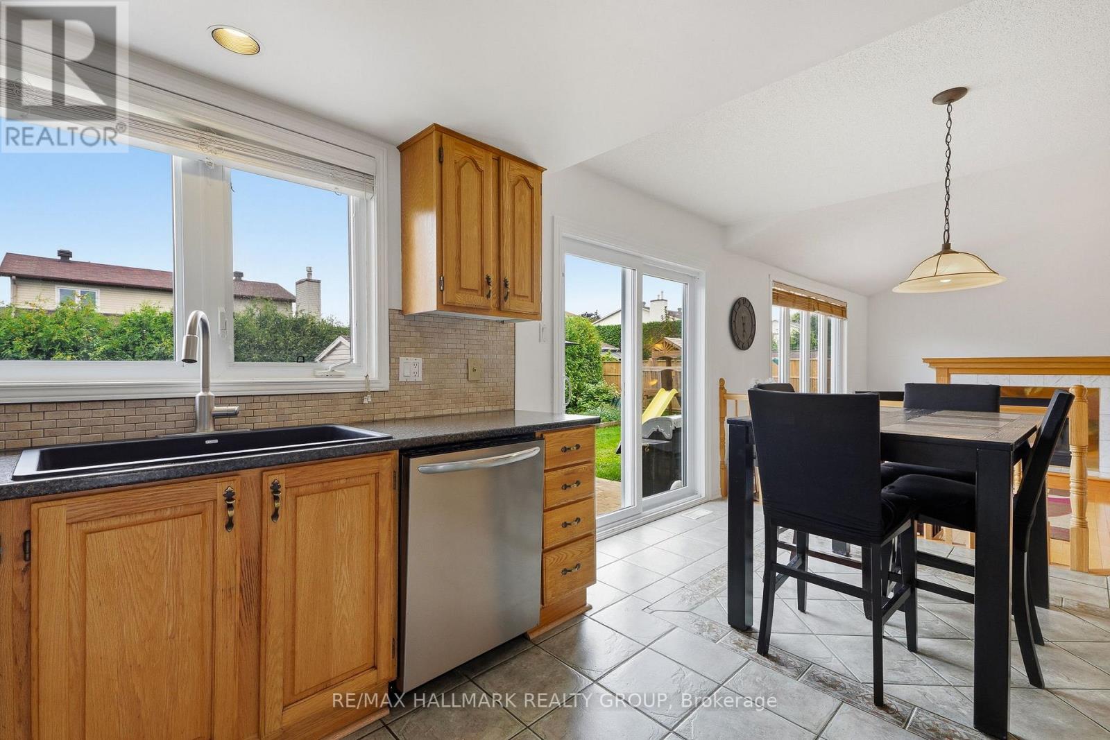 3351 DESCOTES CIRCLE - 21