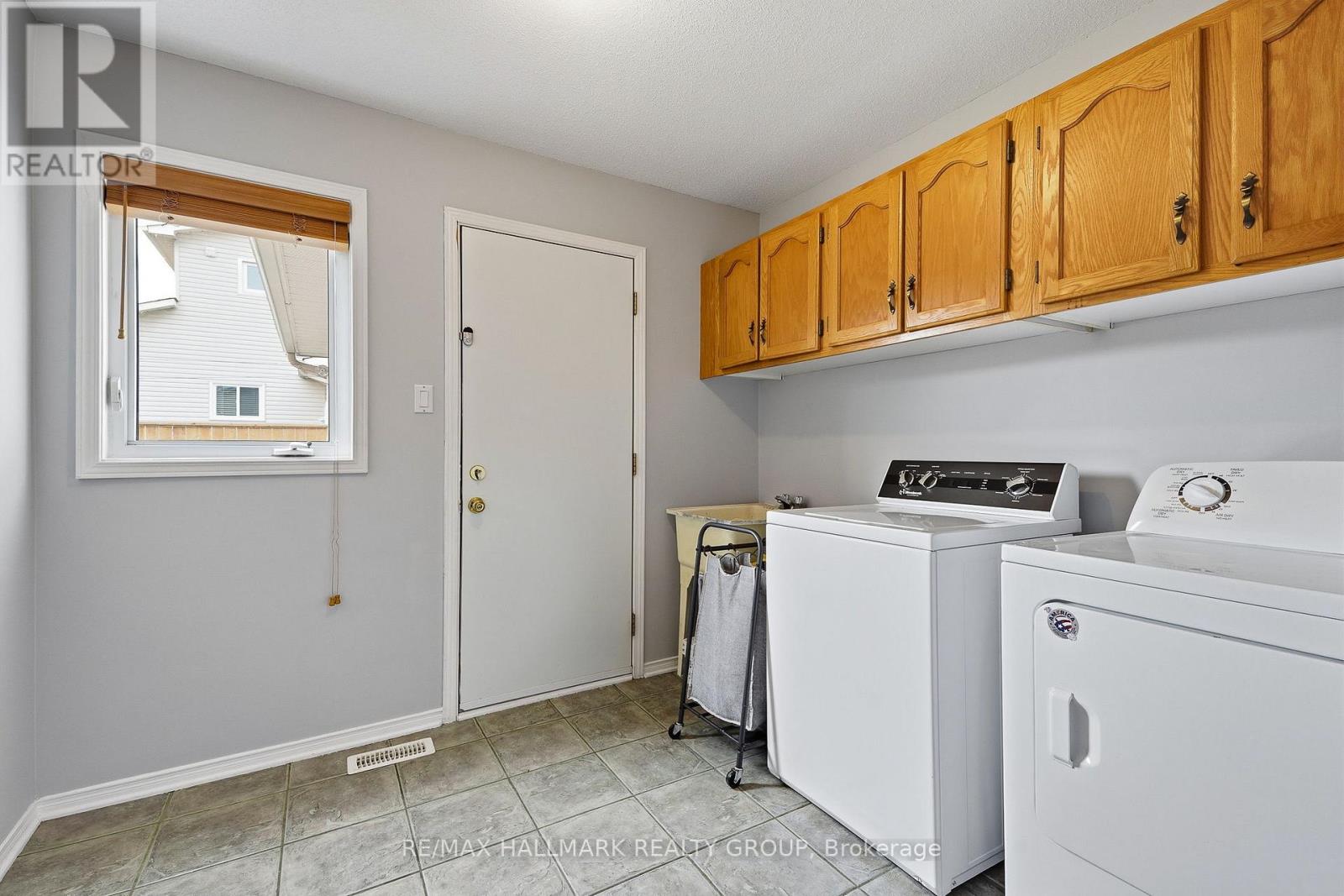 3351 DESCOTES CIRCLE - Image 23