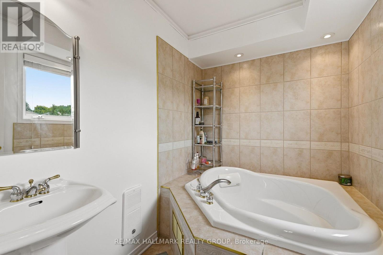 3351 DESCOTES CIRCLE - Image 26
