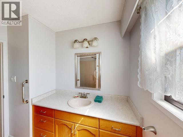 3763 SELKIRK AVE - 19
