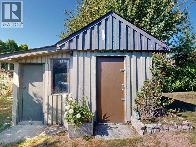 3763 SELKIRK AVE - 48