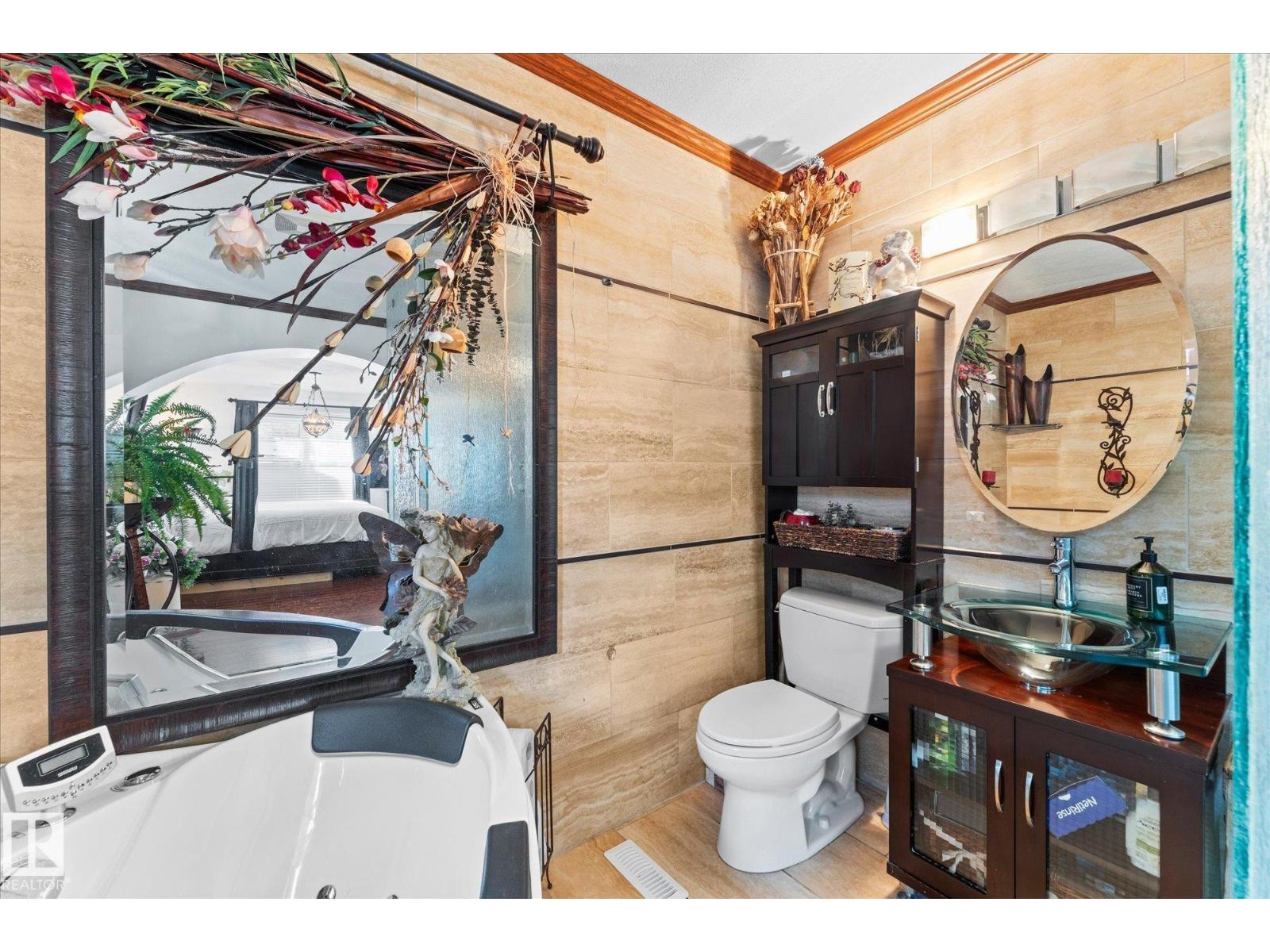 11124 110A Avenue NW - Photo 33