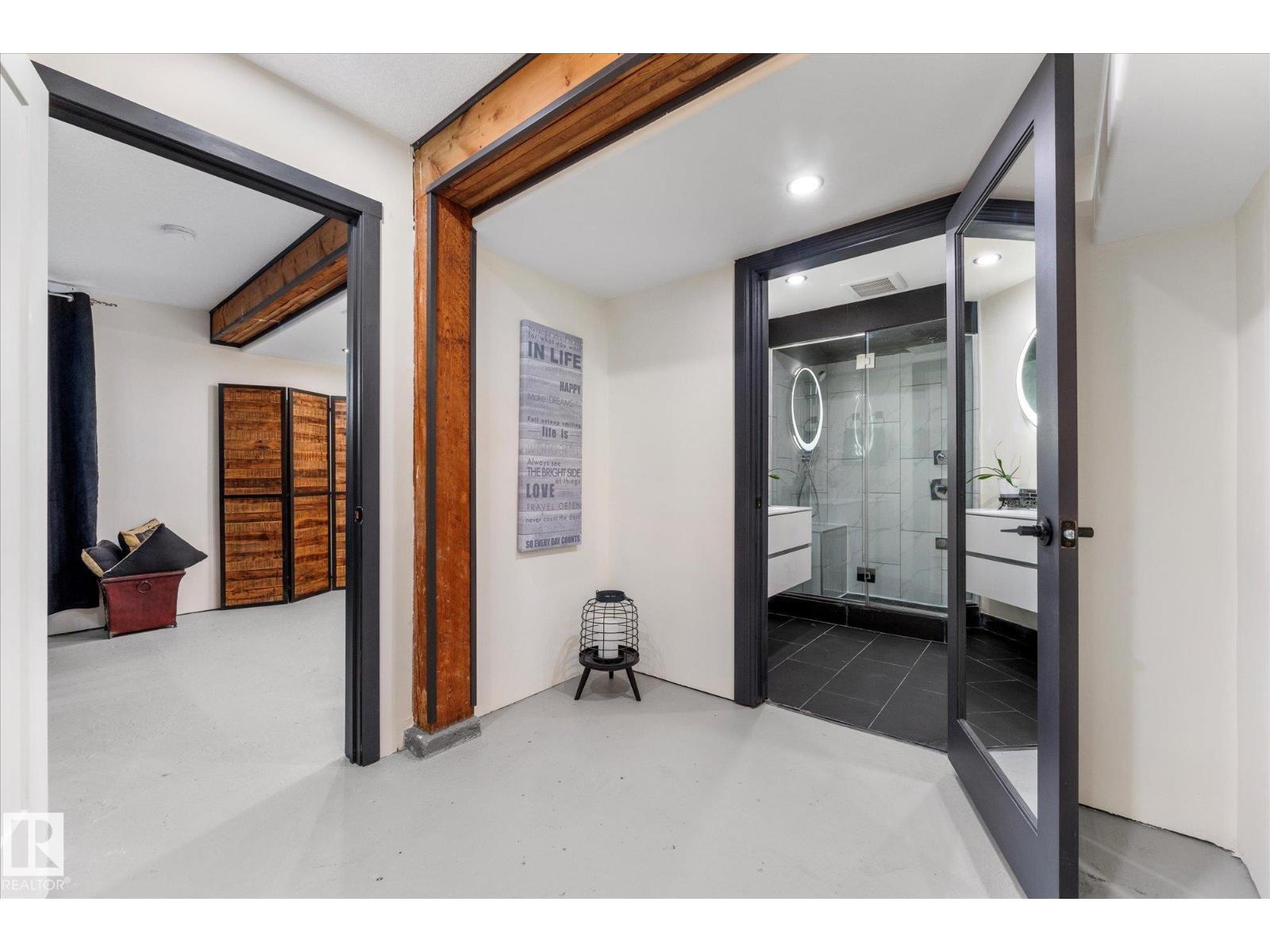 11124 110A Avenue NW - Photo 45