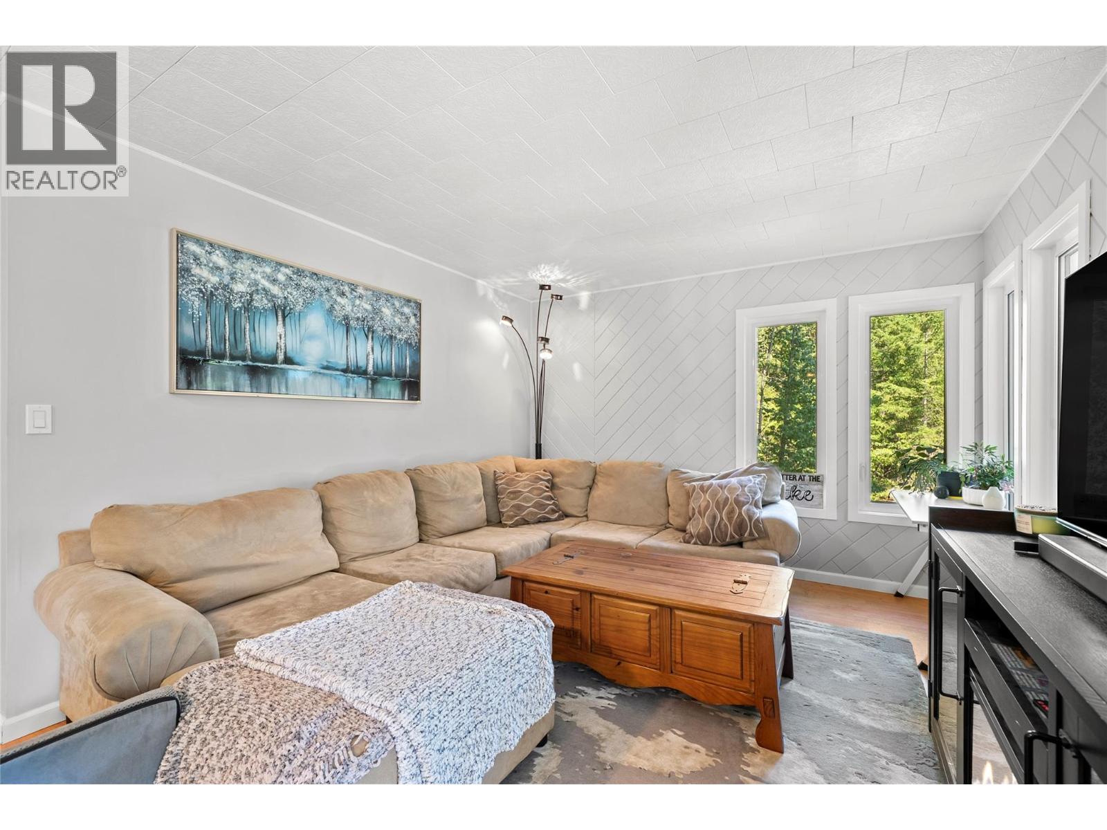 8 Old Town Road - Image 12