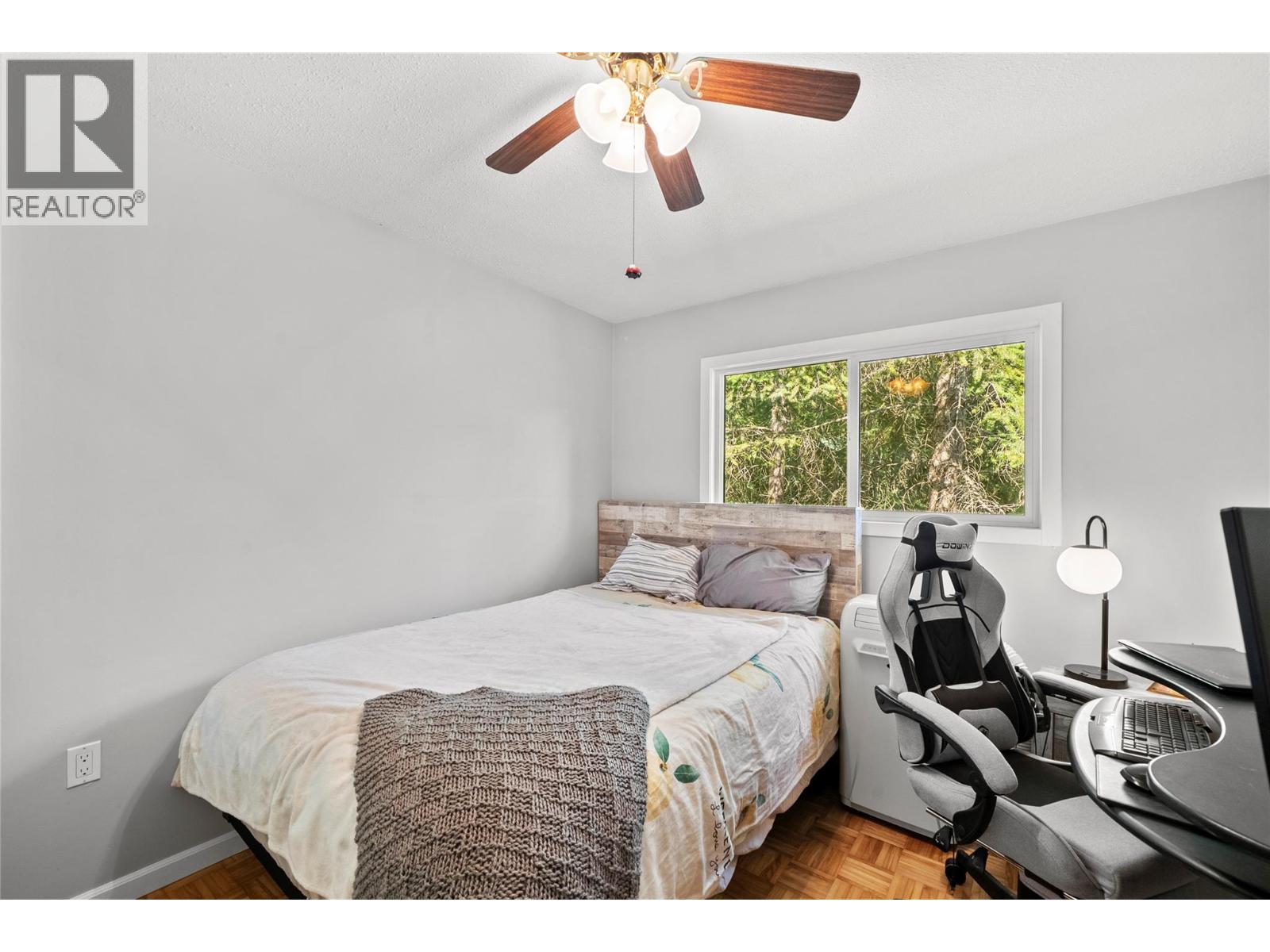 8 Old Town Road - Image 22