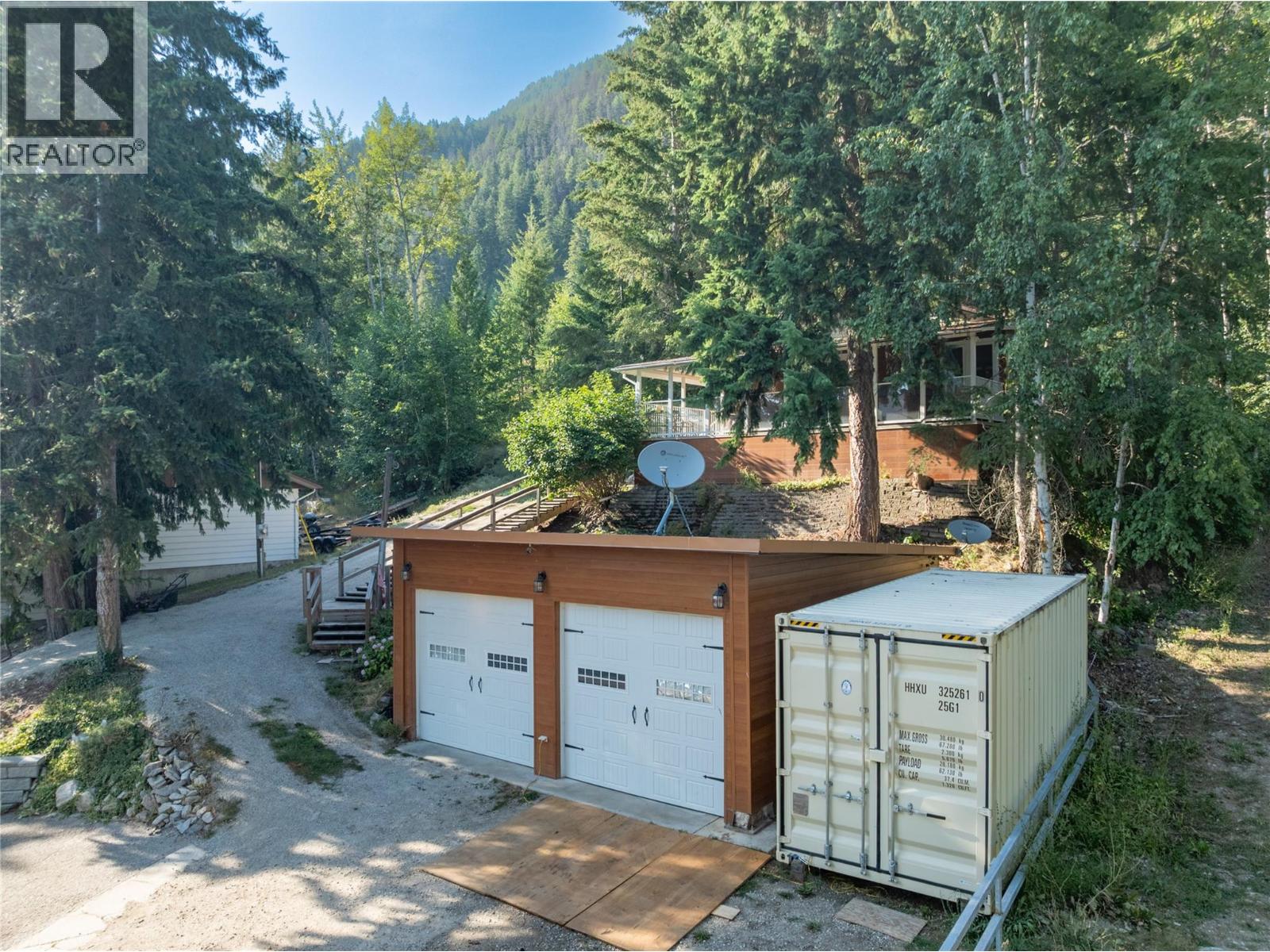 8 Old Town Road - Image 6