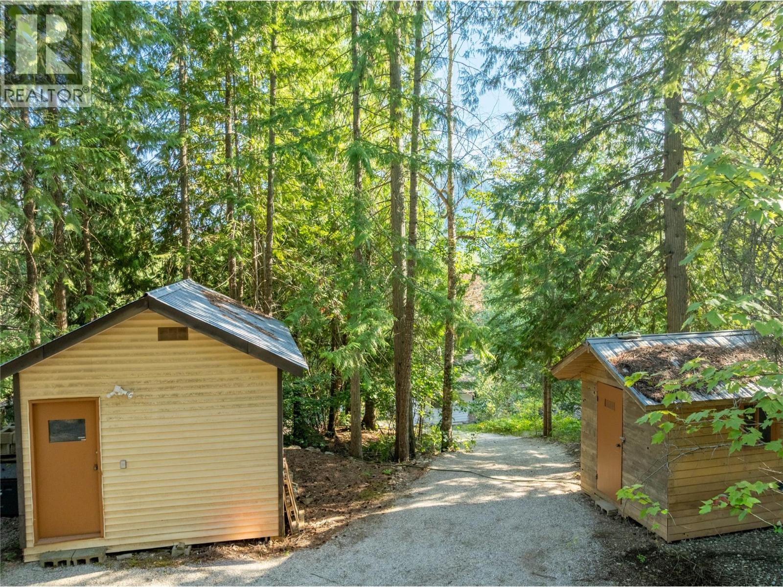 8 Old Town Road - Image 32