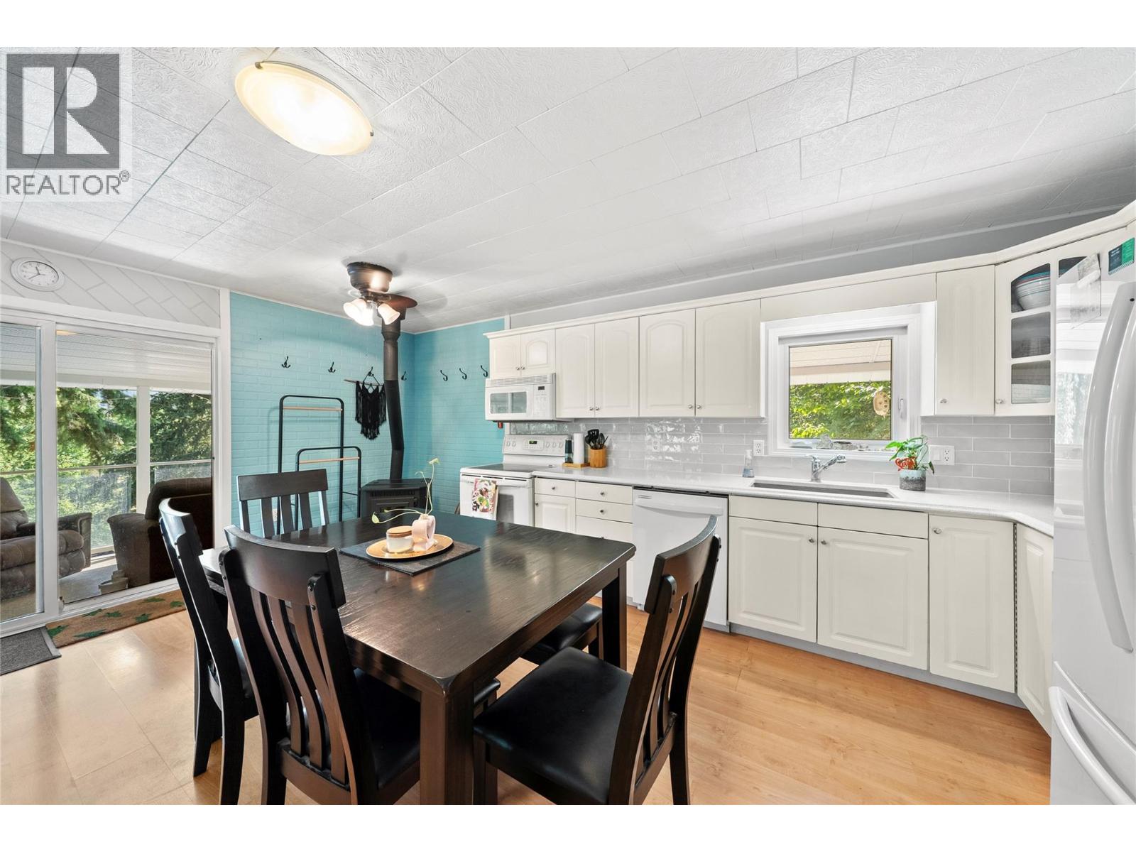 8 Old Town Road - Image 10