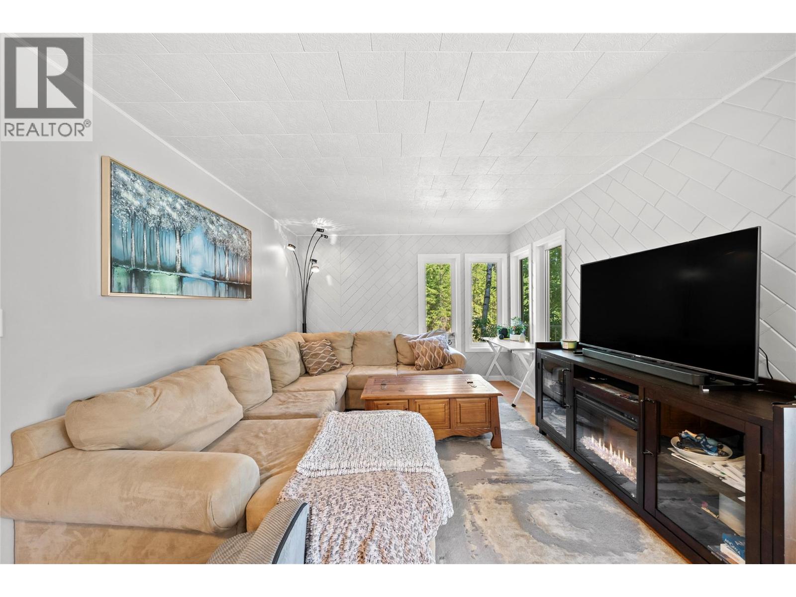 8 Old Town Road - Image 13