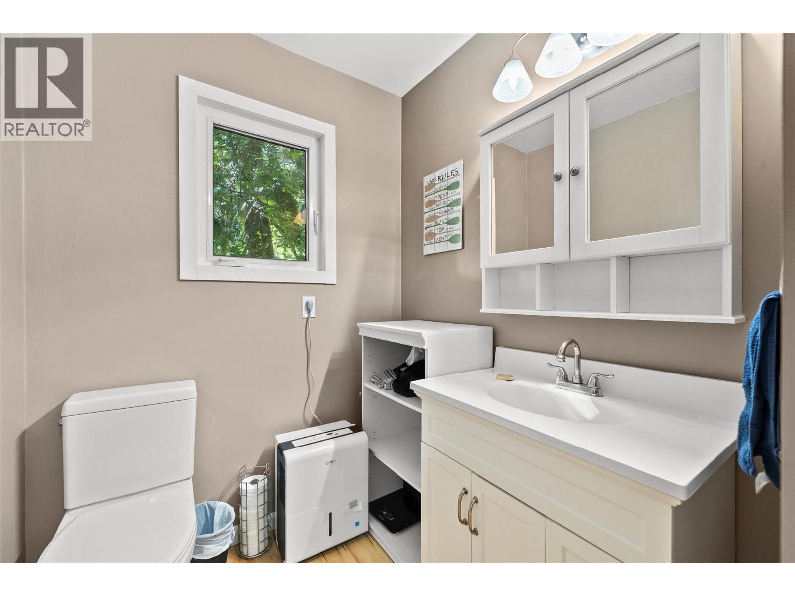 8 Old Town Road - Image 20